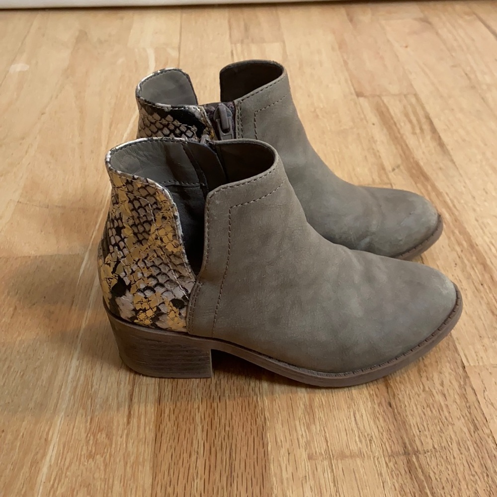 Steve Madden girls tan/snakeskin booties